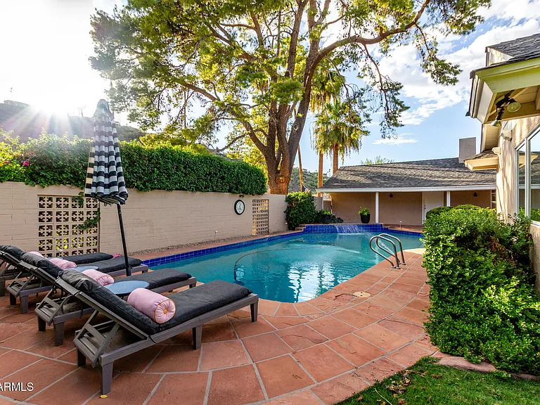 14425 N Coral Gables Dr — Photo 4