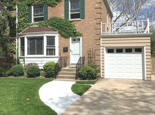 829 Goodwin Dr, Park Ridge, IL 60068