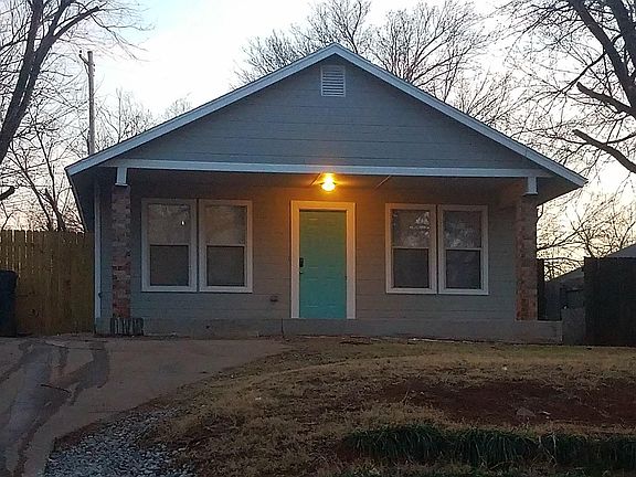 3rd image of 804 SE 19th St
