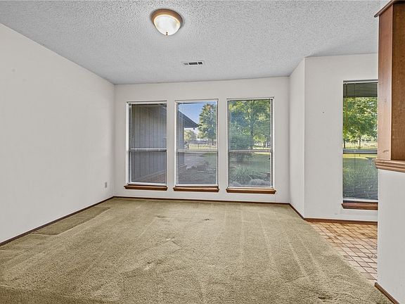 5th image of 1410 N Starr Dr