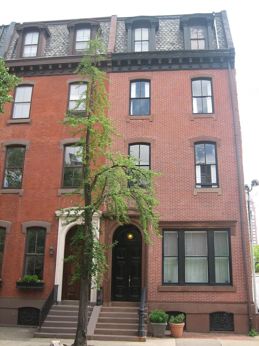 Building Photo - 329 S 17th St #2
