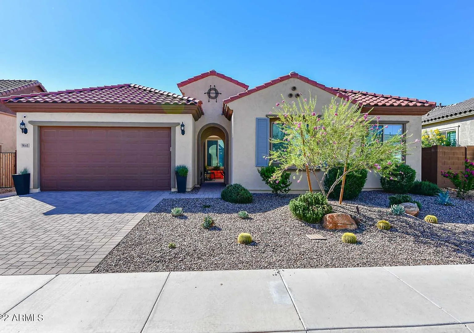 4 bed, 2.5 bath, 2582 sqft, $6,000 — Photo 1