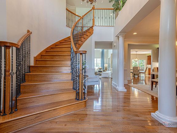 5th image of 15 Eagle Ridge Dr