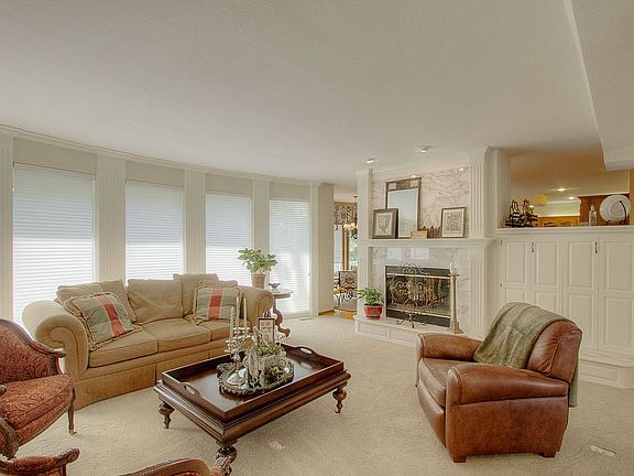 Spacious Living Room!