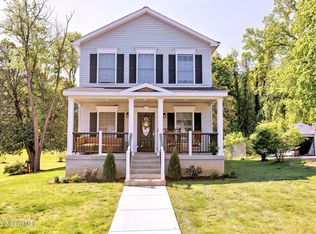 21 Bacon Ln, Loudonville, NY 12211