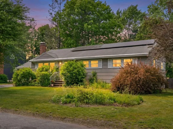 30 MacMillan Drive, Brunswick, ME 04011