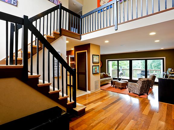 4th image of 12 Georgia Ln