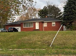 5541 Bartlett Rd, Bedford Heights, OH 44146