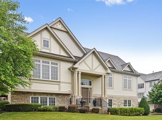 253 Sype Dr, Carol Stream, IL 60188