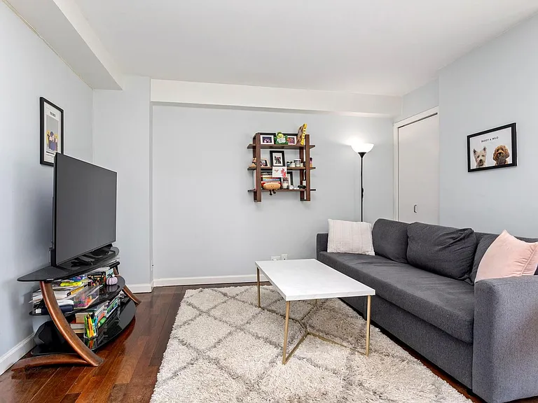 100 W 93rd St #5A — Photo 2