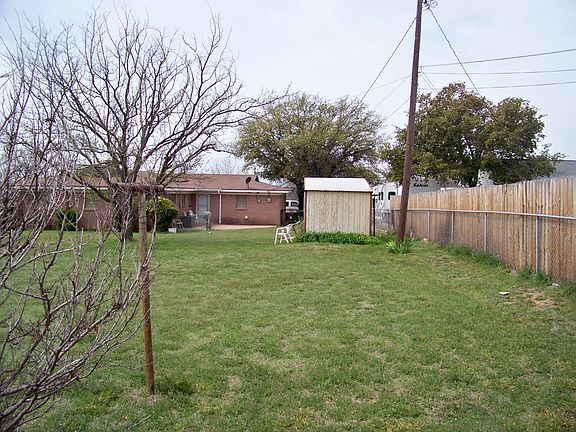 5th image of 1202 Smith St