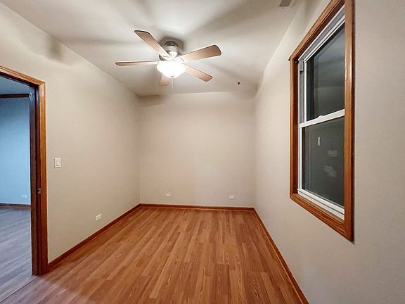 4th image of 5827 W Ainslie St #2