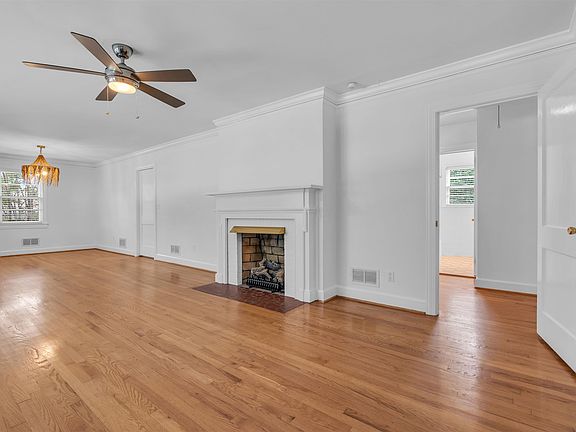 3rd image of 21 Broughton Dr