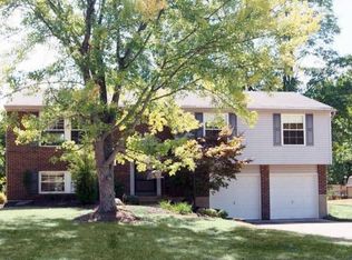 5881 Cedaridge Dr, Cincinnati, OH 45247