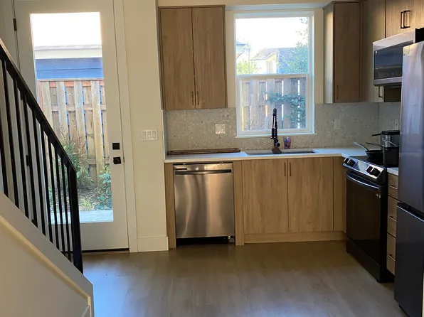 7519 N Clarendon Ave #4, Portland, OR 97203