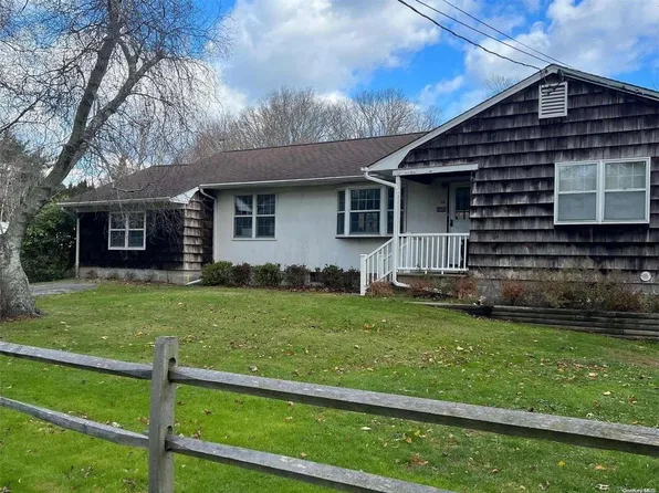 1605 Middleton Road, Greenport, NY 11944