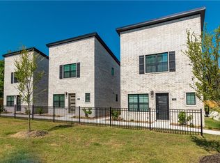 1548 W Cato Springs Rd, Fayetteville, AR 72701