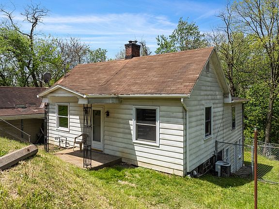 2nd image of 77 Cherry Hill Rd
