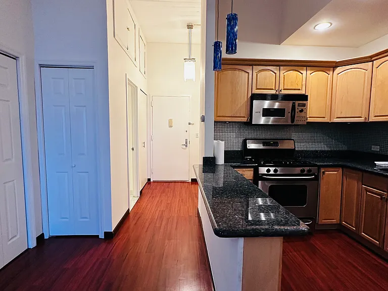 80 Bay Street Lndg #8F — Photo 7