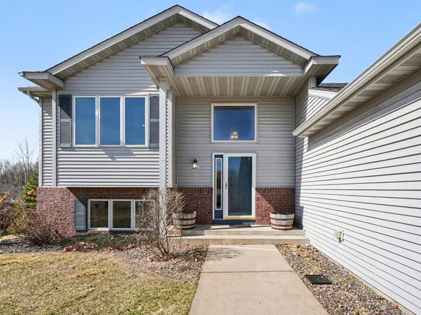 29602 Shoreview Cir, Lindstrom, MN 55045