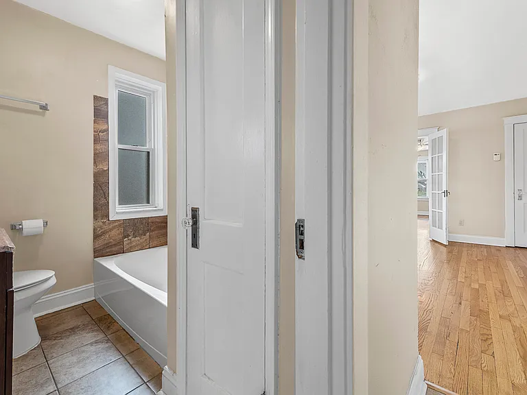 6019 Scanlan Ave #1E — Photo 7