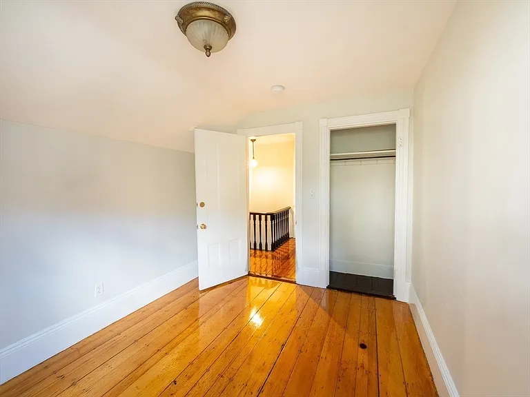 12 Adella Pl — Photo 29