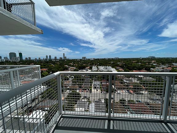 5th image of 900 8th St #1519