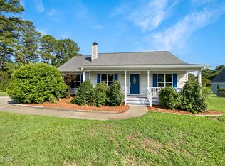 7520 Troy Stone Dr, Fuquay Varina, NC 27526