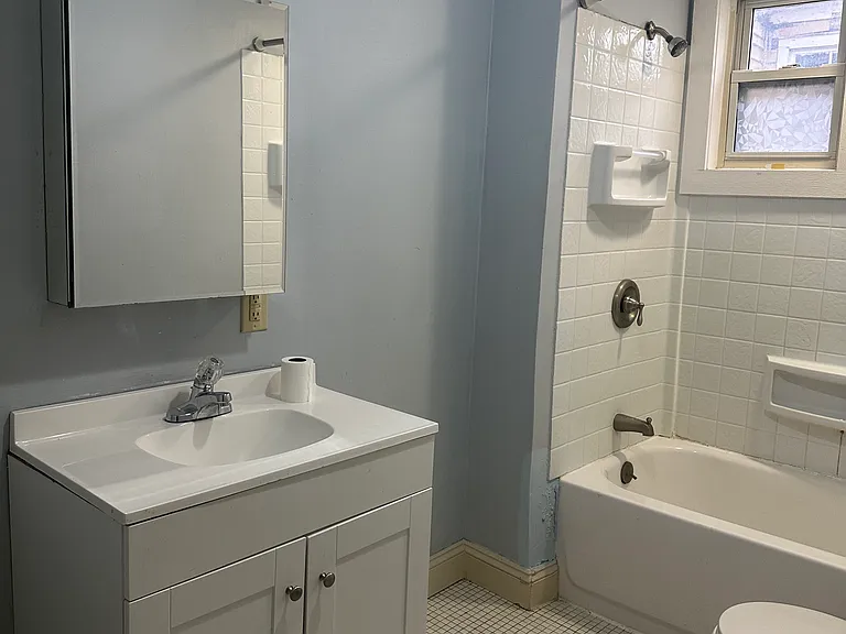 720 Eagle St #2 — Photo 2