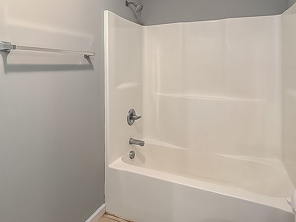 5th image of 206 Bass Pond Glen Dr