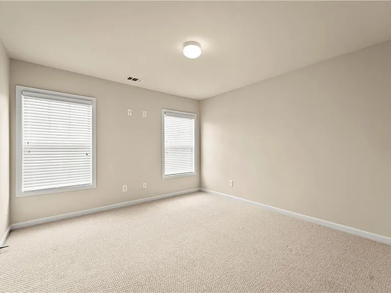 5351 Heyward Pl SW — Photo 32