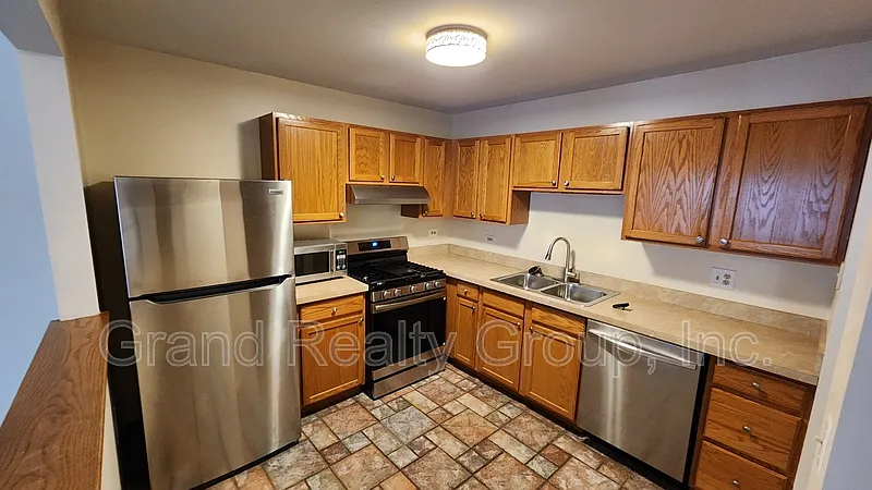 2 bed, 2.0 bath, 980 sqft, $2,000 — Photo 4