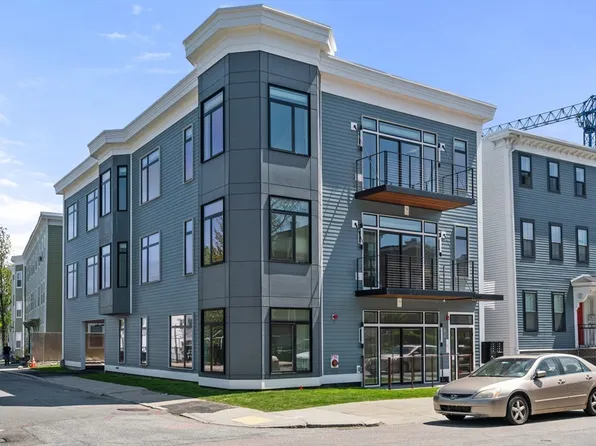 142 Pleasant St, Dorchester, MA 02125