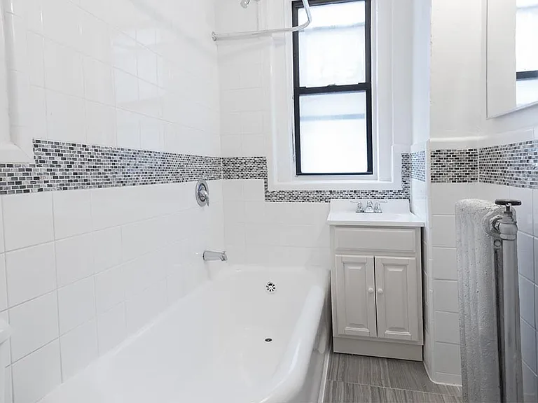 120 South Harrison — Photo 5