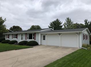 210 Britson Cir, Roland, IA 50236