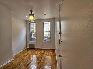 130 N 10th St APT 1R, Brooklyn, NY 11249