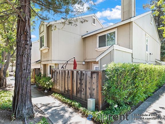 4th image of 422 Tortola Way