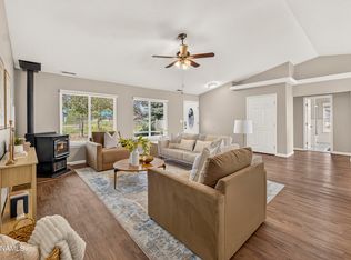 8625 Crystal View Ln, Flagstaff, AZ 86004