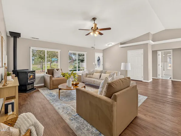8625 Crystal View Ln, Flagstaff, AZ 86004
