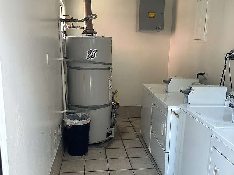 1101 Cherry Ave #12 — Photo 15