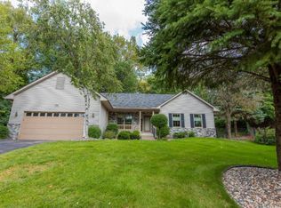 2441 Linwood Ct E, Maplewood, MN 55119