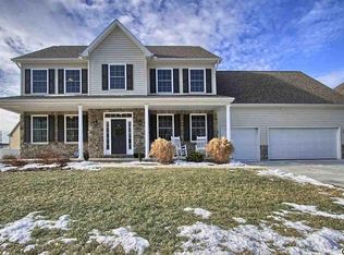 214 Pine Creek Dr, Carlisle, PA 17013