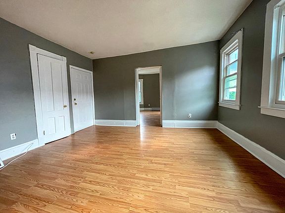 4th image of 61 Laurel St #3