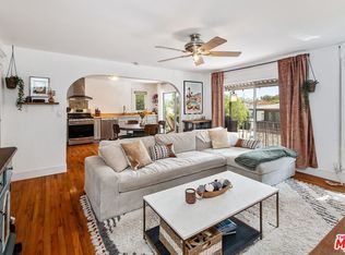 6907 Camrose Dr, Los Angeles, CA 90068