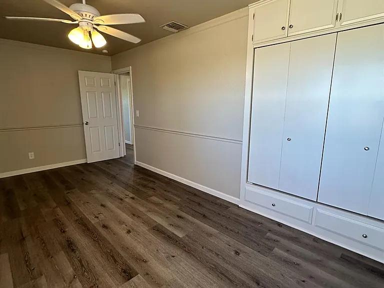 8529 S Chestnut Ave — Photo 18