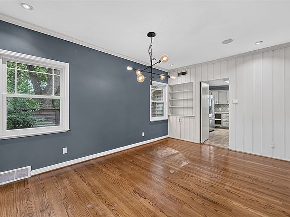 5th image of 2518 Maple Springs Blvd