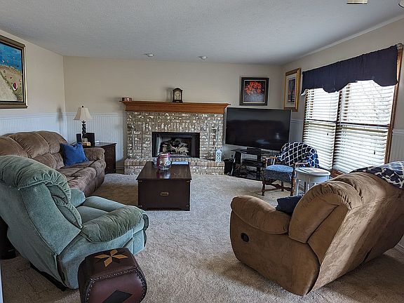 4th image of 20448 Collier Dr