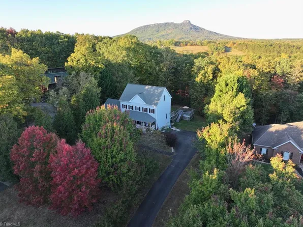 378 Knollcrest Dr, Pinnacle, NC 27043