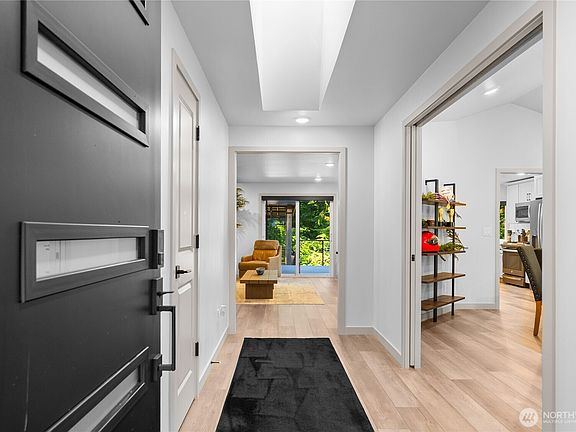3rd image of 6636 Westhill Drive SW