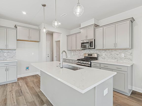 5th image of 628 Brittany Ct